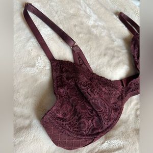 Aerie 38b lightly lined underwire bra.